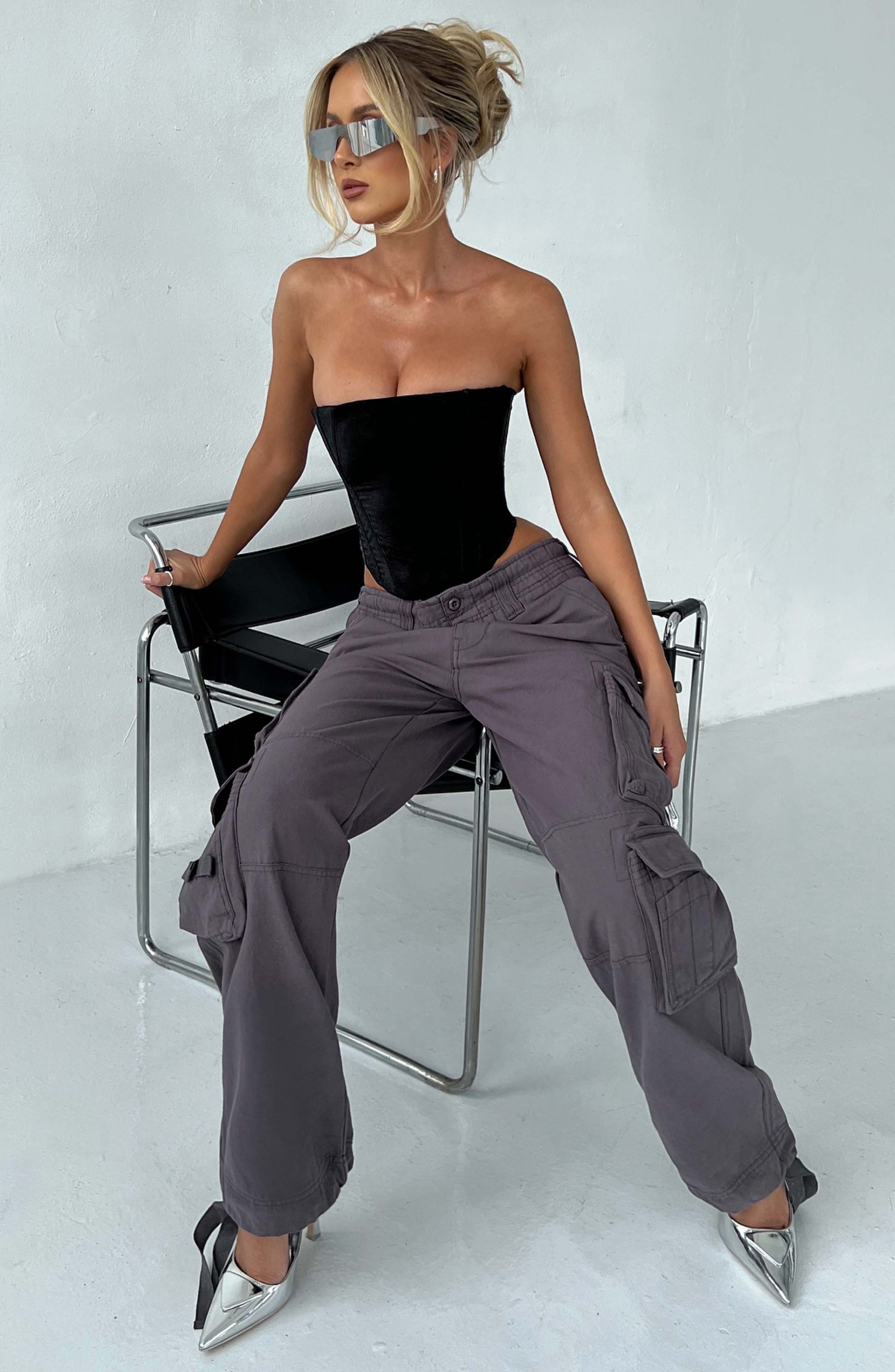 Tinashe - Oversized charcoal low-rise cargo trousers