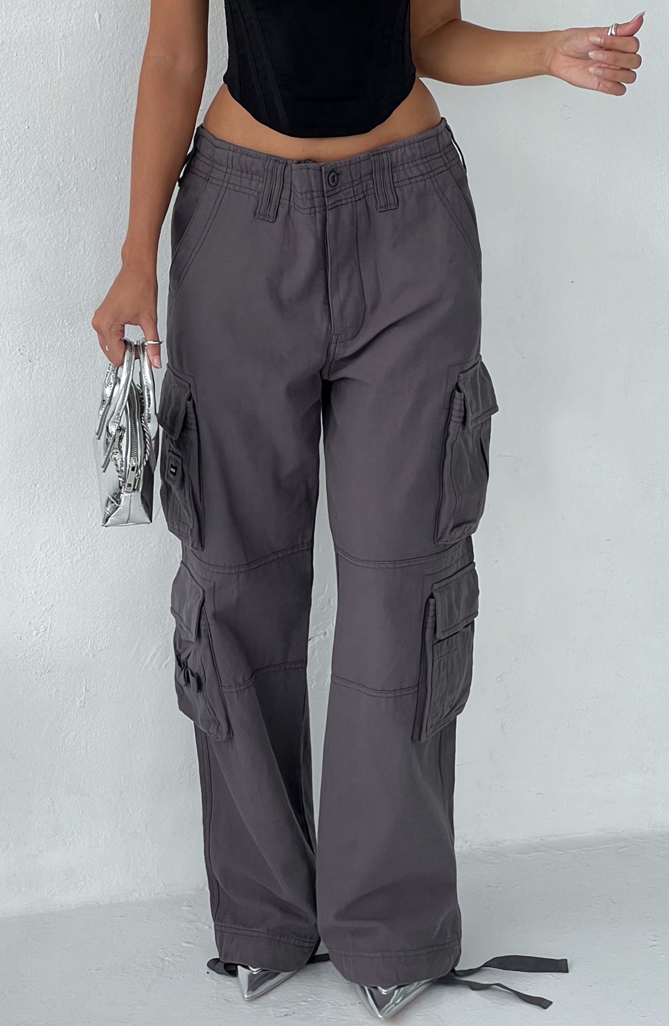 Tinashe - Oversized charcoal low-rise cargo trousers