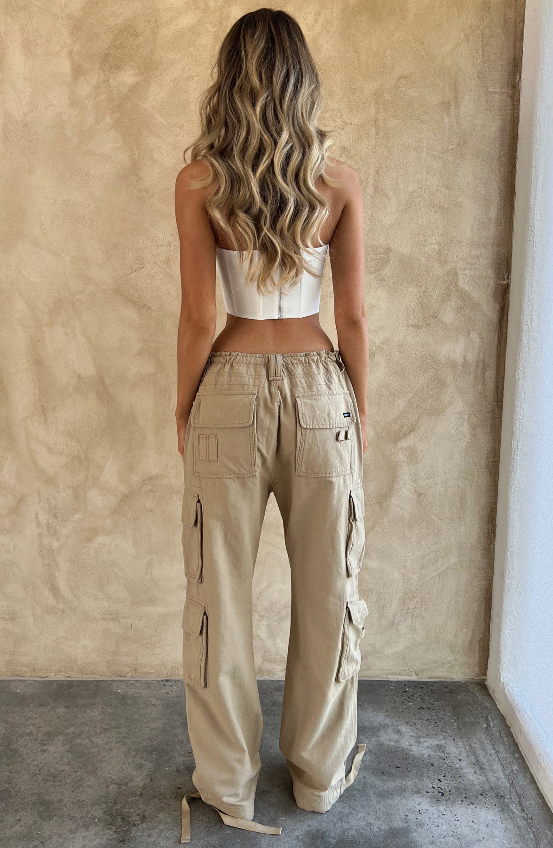 Tinashe - Oversized sand low-rise cargo trousers