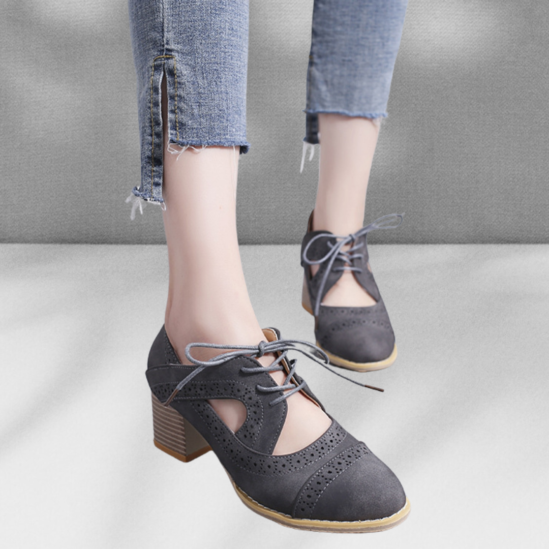 The Kensington - Vintage brogue lace-up block heels