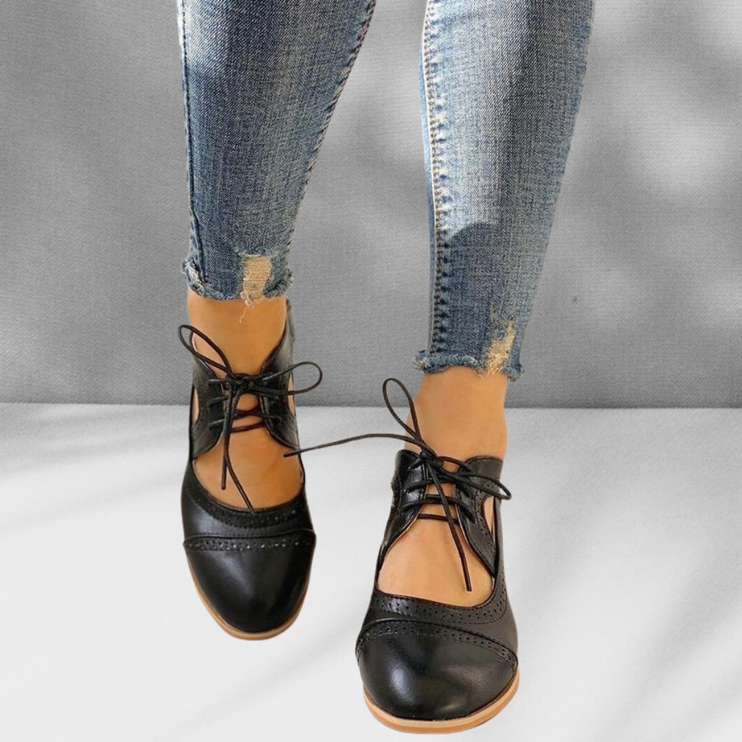 The Kensington - Vintage brogue lace-up block heels