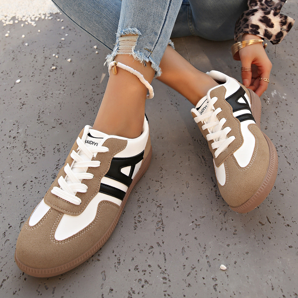 Anne - Retro suede trainer flat sneakers