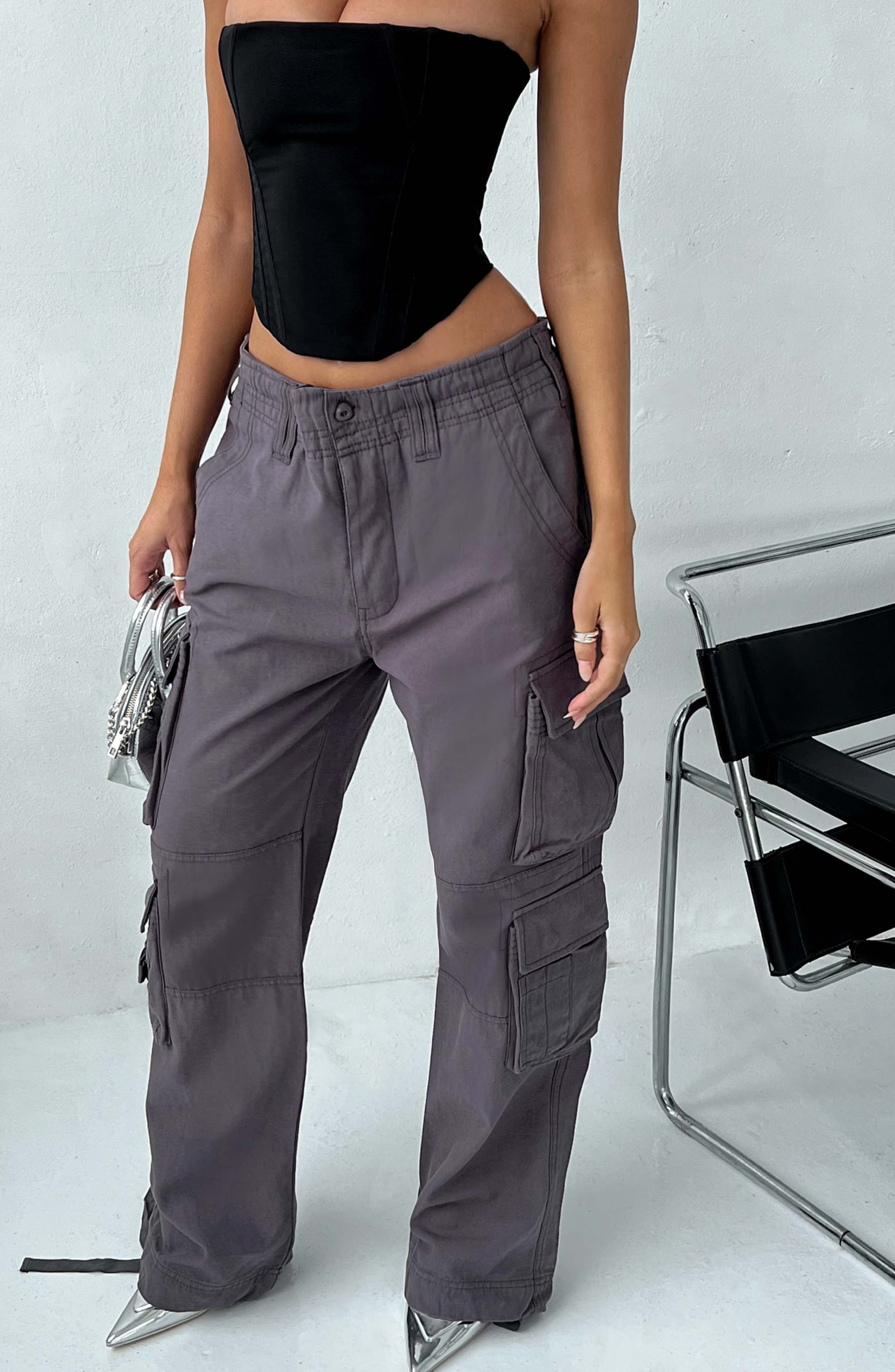 Tinashe - Oversized charcoal low-rise cargo trousers