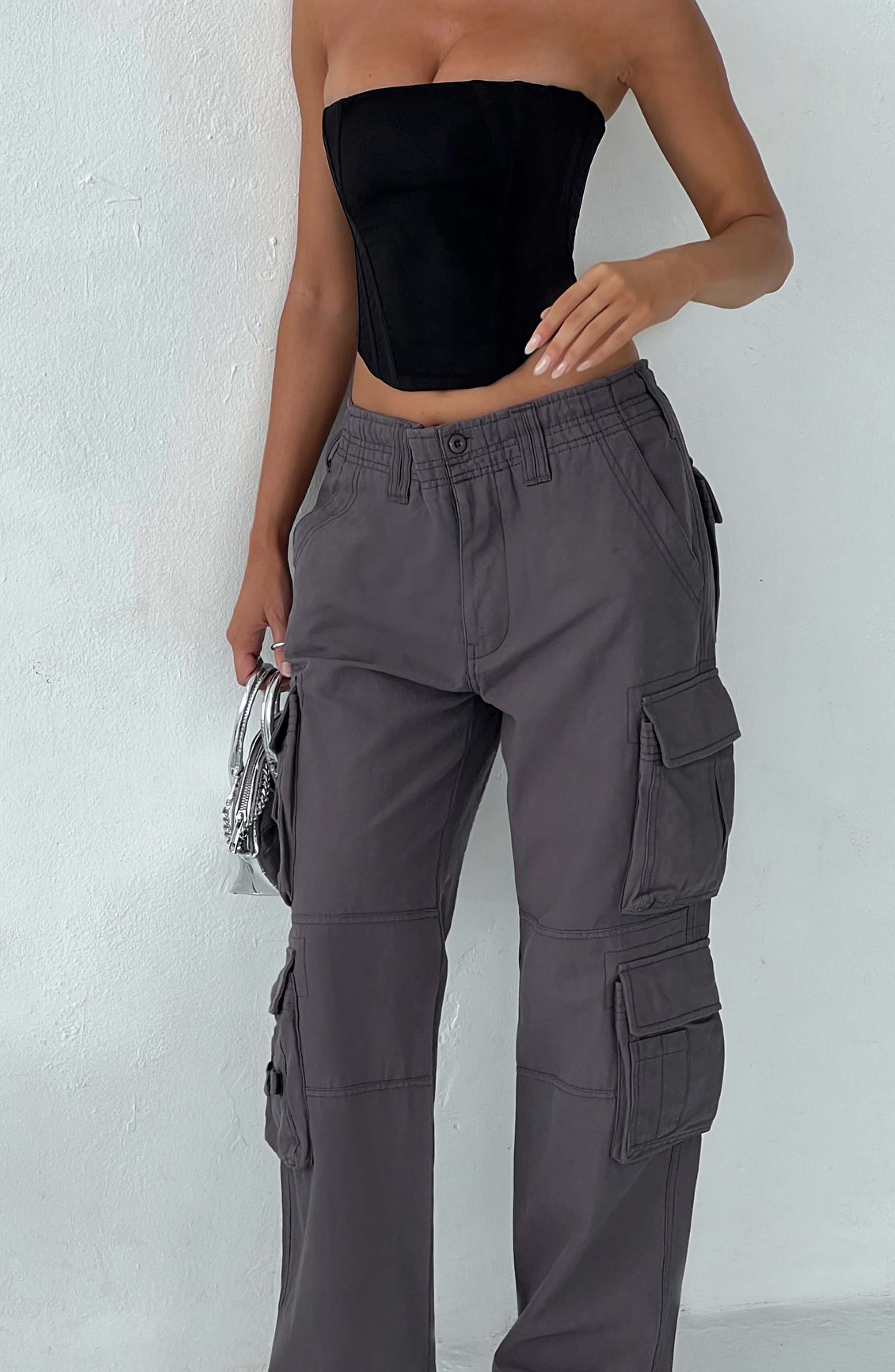 Tinashe - Oversized charcoal low-rise cargo trousers