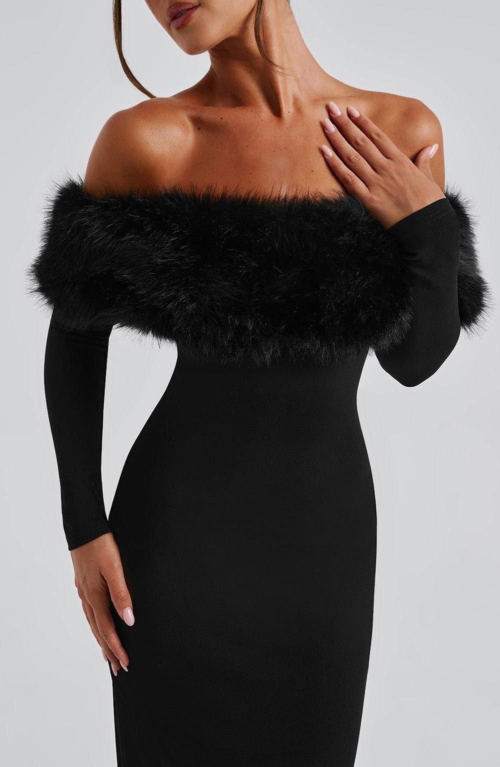 Vittoria - Black faux-fur trim midi dress